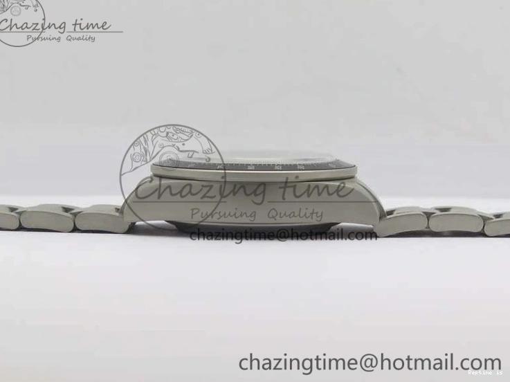 1225 Daytona Newman Sandblasted SS White Black Dial On SS Bracelet A Functional 3522